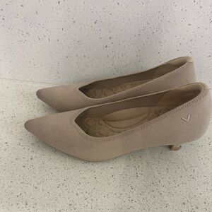 VIVAIA Scarlett Pointed-Toe Kitten Heels Almond Size EU 38.5, US 7.5